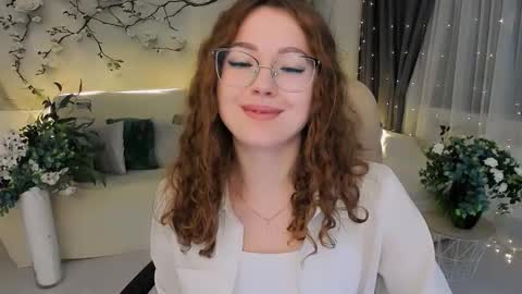 Snapshot of sereneflame chatting on 28, 11, 2025 Ophelia online show from 28, 11, 2025