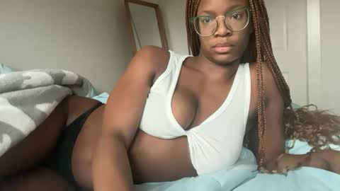 Serenity Bee   online show from 19, 11, 2025