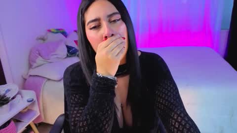 Serenna Cruz online show from 7, 2, 2026