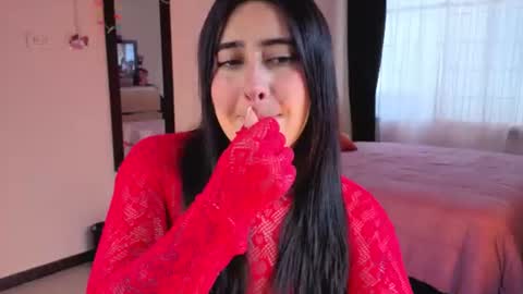 Snapshot of serenna_se chatting on 4, 7, 2026 Serenna Cruz online show from 4, 7, 2026