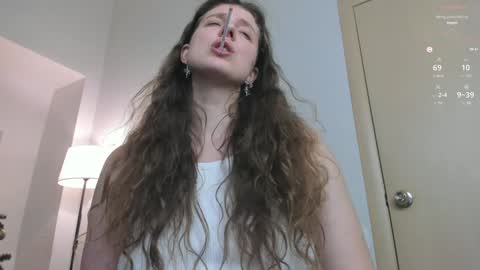 Hey Guys and Girls non-binary personalities  Im Sereta online show from 28, 12, 2024