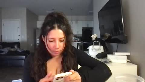 Snapshot of servexely chatting on 11, 2, 2026 servexely online show from 11, 2, 2026