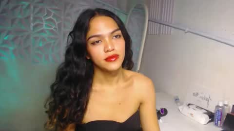 Bella online show from 6, 11, 2025