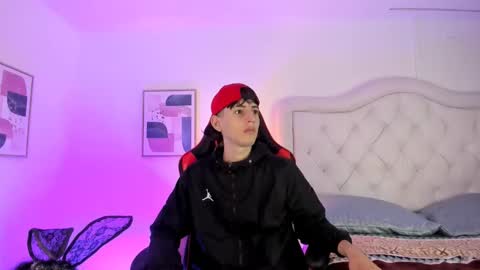 sett_and_gwen online show from 2, 1, 2025