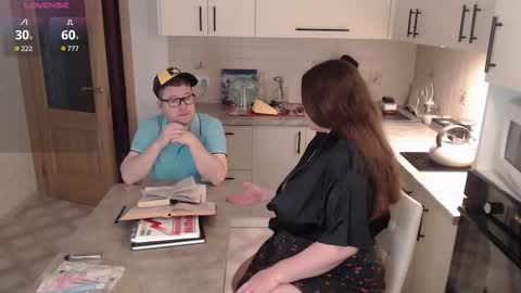 Roxy Kate Mary Alex Arnold online show from 27, 11, 2025