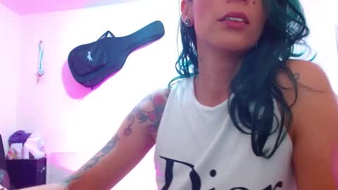 Snapshot of sexmilkdirty chatting on 7, 12, 2024 sexmilkdirty online show from 7, 12, 2024