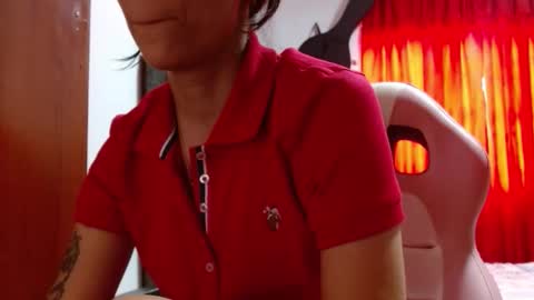 Snapshot of sexmilkdirty chatting on 19, 10, 2025 sexmilkdirty online show from 19, 10, 2025