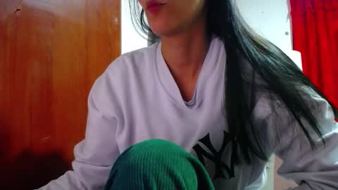 Snapshot of sexmilkdirty chatting on 4, 11, 2025 sexmilkdirty online show from 4, 11, 2025