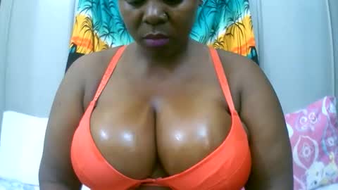 sexxi_ebony online show from 18, 11, 2025