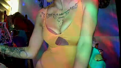 Snapshot of sexxileeah42o chatting on 18, 9, 2025 Leeah CloudZzz online show from 18, 9, 2025