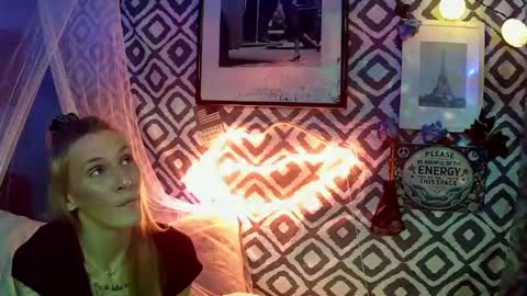 Snapshot of sexxileeah42o chatting on 16, 10, 2025 Leeah CloudZzz online show from 16, 10, 2025