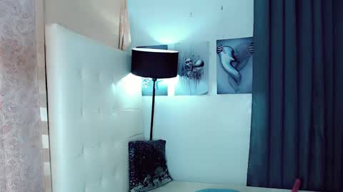 sexxxy_caroline online show from 1, 2, 2025