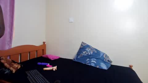Snapshot of sexxy_butty chatting on 17, 6, 2026 Gigie online show from 17, 6, 2026