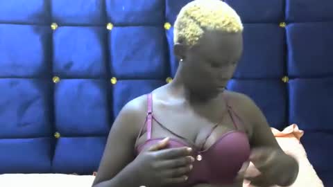 Snapshot of sexxy_triza chatting on 23, 3, 2026 triza online show from 23, 3, 2026
