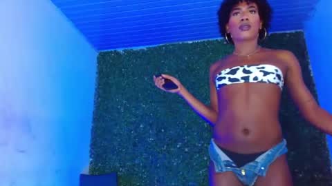 Snapshot of sexy_blackxxx991296 chatting on 24, 5, 2026 sexy_blackxxx991296 online show from 24, 5, 2026