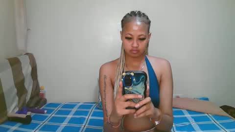 Snapshot of sexy_bluegirl chatting on 19, 4, 2026 sexy_bluegirl online show from 19, 4, 2026
