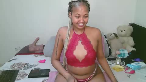 Snapshot of sexy_bluegirl chatting on 2, 5, 2026 sexy_bluegirl online show from 2, 5, 2026