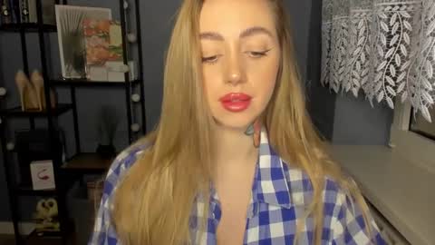 Snapshot of sexy_coralie chatting on 16, 12, 2024 C o r a l i e online show from 16, 12, 2024