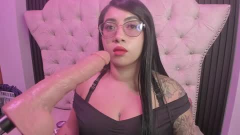 Snapshot of sexy_cristall chatting on 4, 6, 2026 C R I S T A L online show from 4, 6, 2026