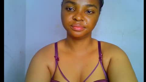 Snapshot of sexy_ebonygirl_ chatting on 28, 9, 2025 Clara online show from 28, 9, 2025