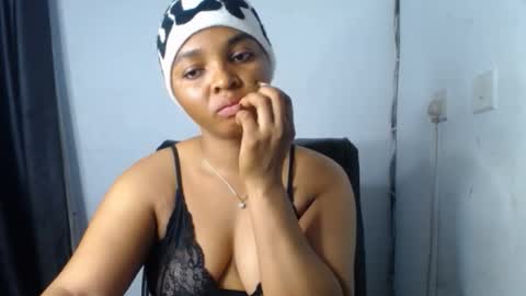 Snapshot of sexy_ebonygirl_ chatting on 18, 2, 2026 Clara online show from 18, 2, 2026
