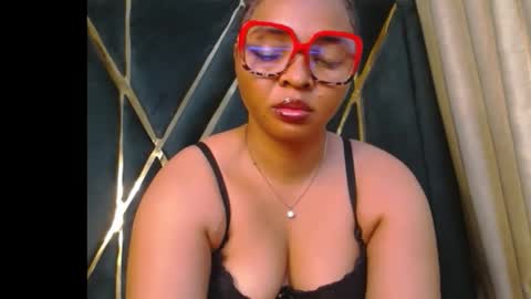Snapshot of sexy_ebonygirl_ chatting on 21, 2, 2026 Clara online show from 21, 2, 2026