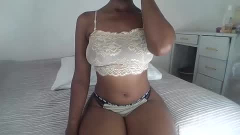Snapshot of sexy_ellahh chatting on 13, 4, 2026 Ellahh online show from 13, 4, 2026