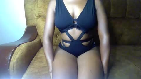 Snapshot of sexy_ellahh chatting on 15, 5, 2026 Ellahh online show from 15, 5, 2026