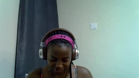 Snapshot of sexy_linda022 chatting on 10, 6, 2026 Linda online show from 10, 6, 2026