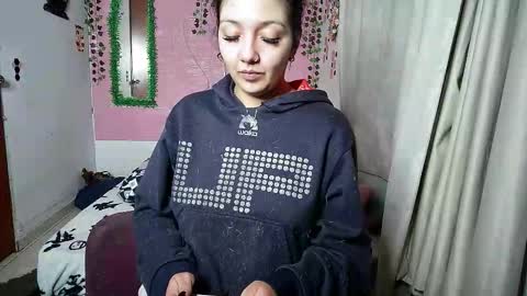 sexy lolas online show from 8, 11, 2025