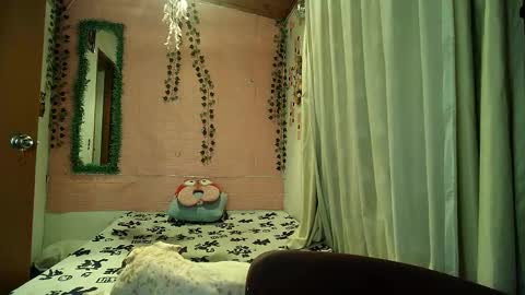 sexy lolas online show from 9, 1, 2026