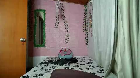 sexy lolas online show from 15, 1, 2026