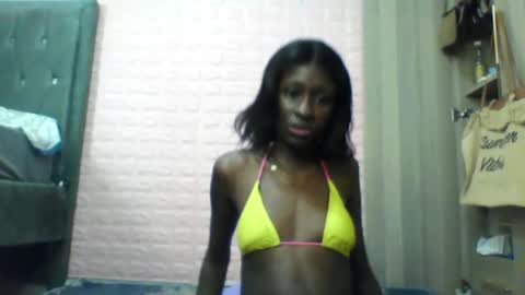 Snapshot of sexy_lyn852 chatting on 28, 10, 2025 sexy_lyn852 online show from 28, 10, 2025