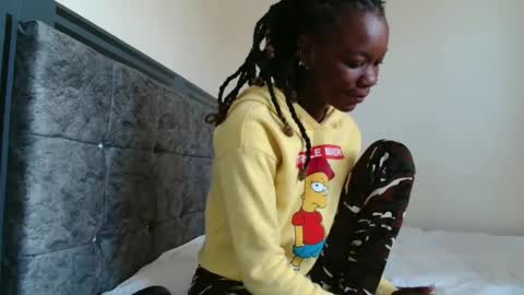 Snapshot of sexy_malyn chatting on 20, 11, 2025 Shasha Money online show from 20, 11, 2025