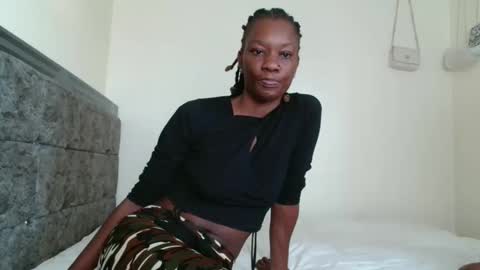 Snapshot of sexy_malyn chatting on 21, 11, 2025 Shasha Money online show from 21, 11, 2025