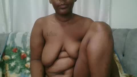 Snapshot of sexy_milk_slut chatting on 29, 10, 2025 milky online show from 29, 10, 2025