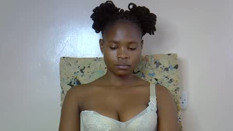 Snapshot of sexy_molyne chatting on 24, 3, 2026 Molyne online show from 24, 3, 2026