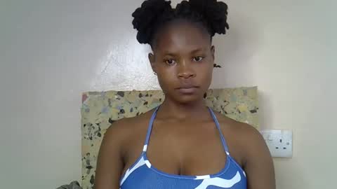Snapshot of sexy_molyne chatting on 1, 4, 2026 Molyne online show from 1, 4, 2026