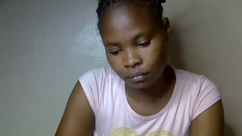Snapshot of sexy_molyne chatting on 11, 4, 2026 Molyne online show from 11, 4, 2026