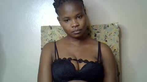 Snapshot of sexy_molyne chatting on 29, 4, 2026 Molyne online show from 29, 4, 2026