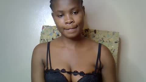 Snapshot of sexy_molyne chatting on 30, 4, 2026 Molyne online show from 30, 4, 2026