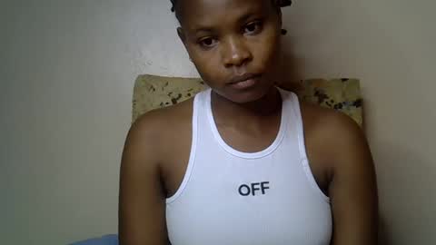 Snapshot of sexy_molyne chatting on 5, 5, 2026 Molyne online show from 5, 5, 2026