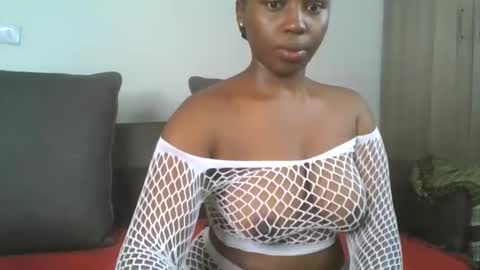 SEXY MOMAH online show from 6, 4, 2026