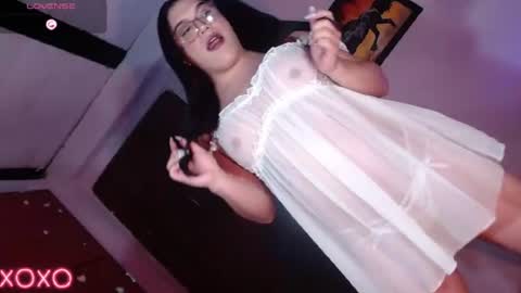 Snapshot of sexy_mysterious_dirty_girl chatting on 10, 7, 2026 queen online show from 10, 7, 2026