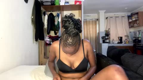 Nyla online show from 25, 7, 2026