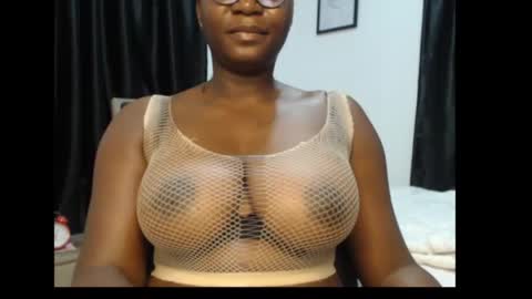 Snapshot of sexy_pearl12 chatting on 19, 7, 2026 zoe online show from 19, 7, 2026