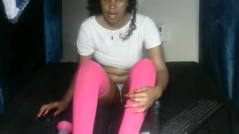 sexy pigeon online show from 29, 3, 2026