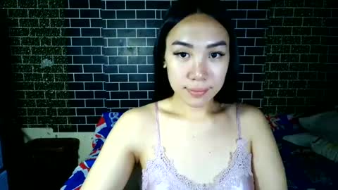 Snapshot of sexy_queeniex chatting on 8, 7, 2026 hi im queenie online show from 8, 7, 2026