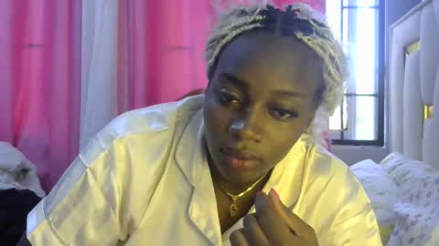 laura online show from 16, 12, 2025