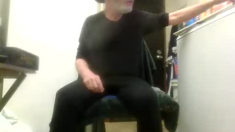 Snapshot of sexy_white_daddy chatting on 19, 4, 2026 Daddy online show from 19, 4, 2026